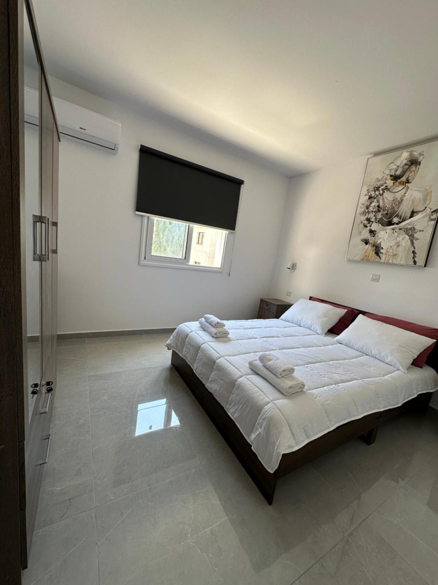 K15 Luxe Oasis Retreat - 3 Minute Drive To Appartement Paphos
